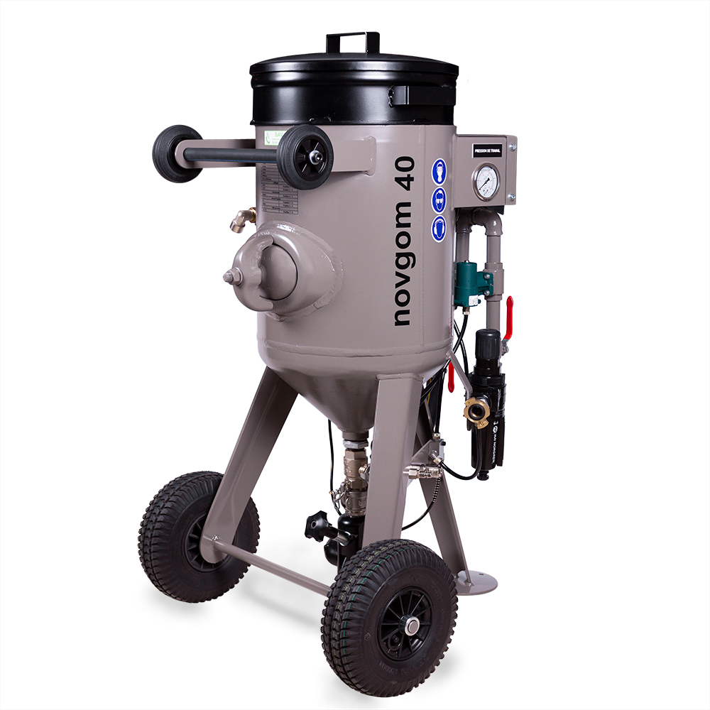 AEROGOMMEUSE NOVGOM 40 - VUE ARRIERE